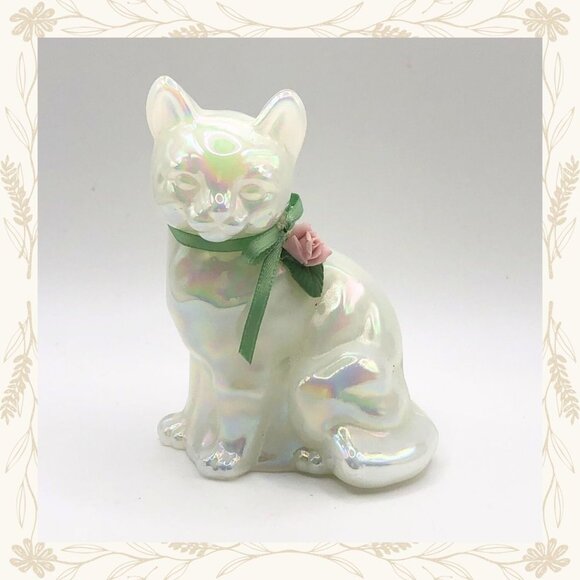 Fenton Opalescent Iridescent Glass Cat Figurine - Picture 1 of 3